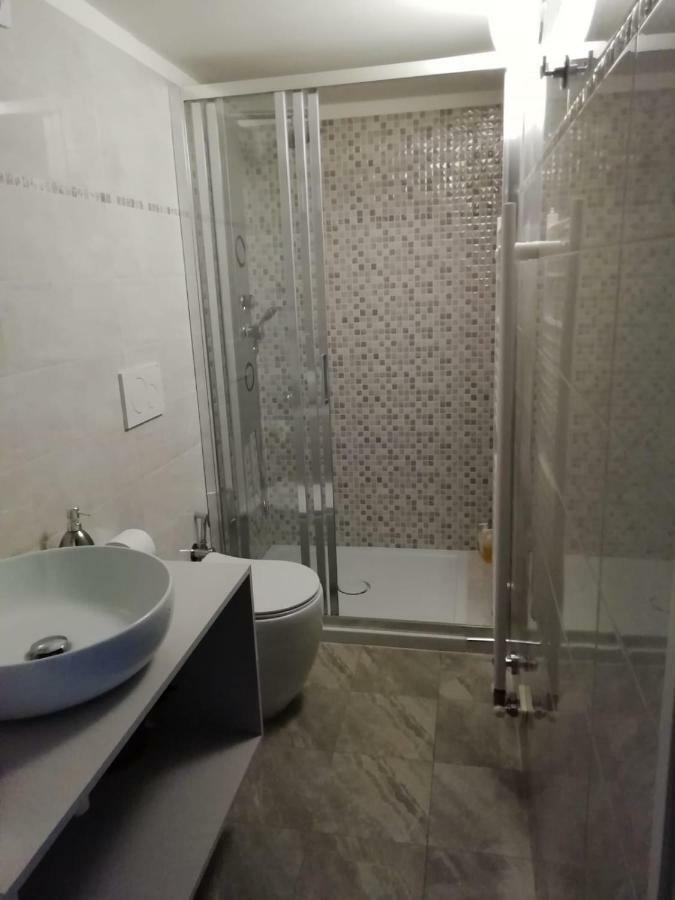 Il Nido Del Picchio 2 Lägenhet Turin Exteriör bild